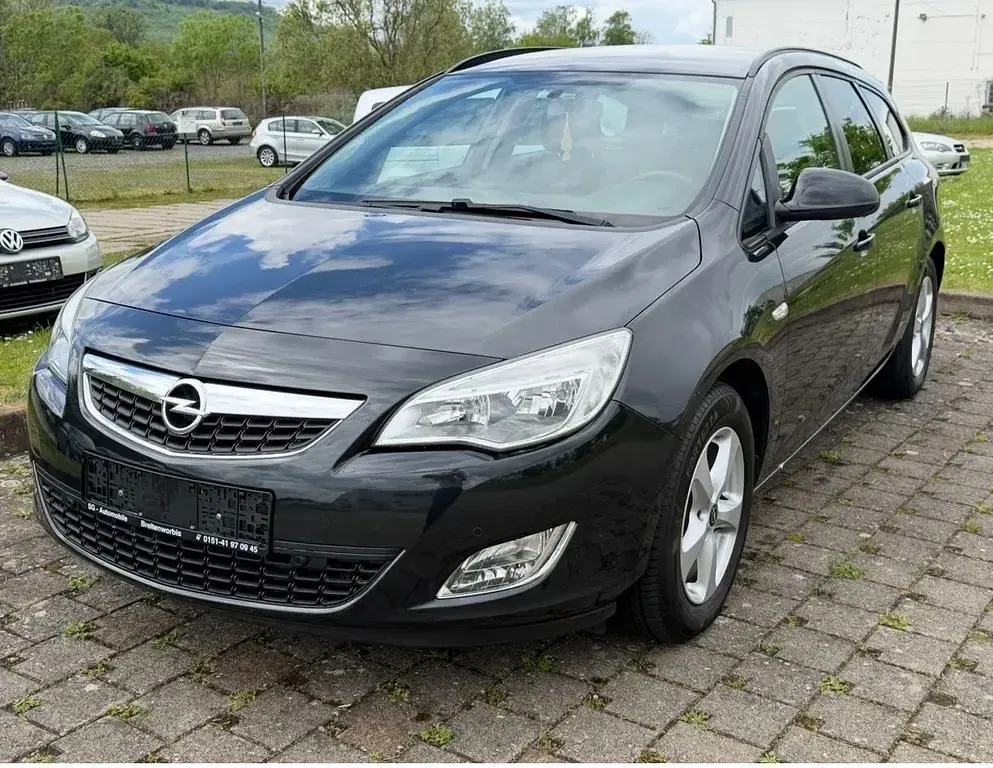 Gebraucht Opel Astra Design Edition 110 PS (80 kW) 2011 Schwarz Kombi