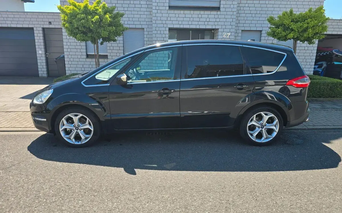 Gebraucht Ford S-MAX Titanium 200 PS (147 kW) 2012 Schwarz Van / Kleinbus