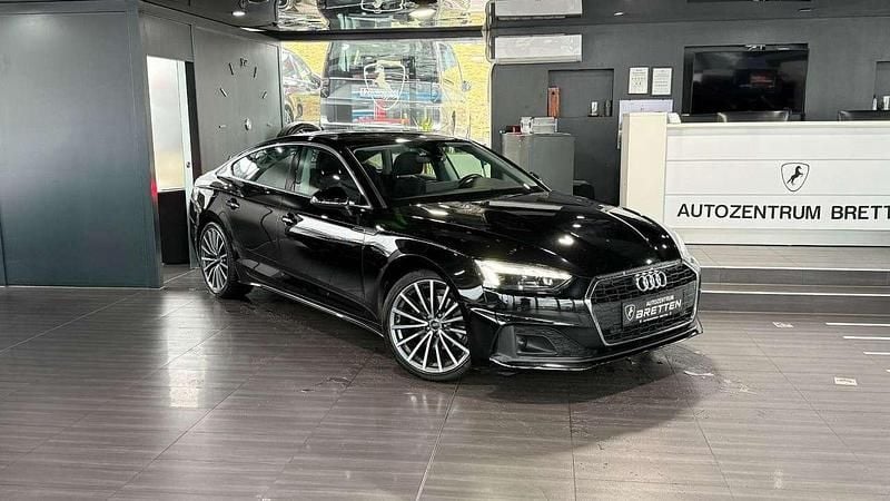 Gebraucht Audi A5 Sportback Sport 163 PS (119 kW) 2022 Schwarz Kleinwagen