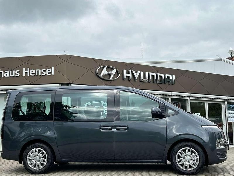 Gebraucht Hyundai Staria Trend 177 PS (130 kW) 2025 Graphite grey Van / Kleinbus