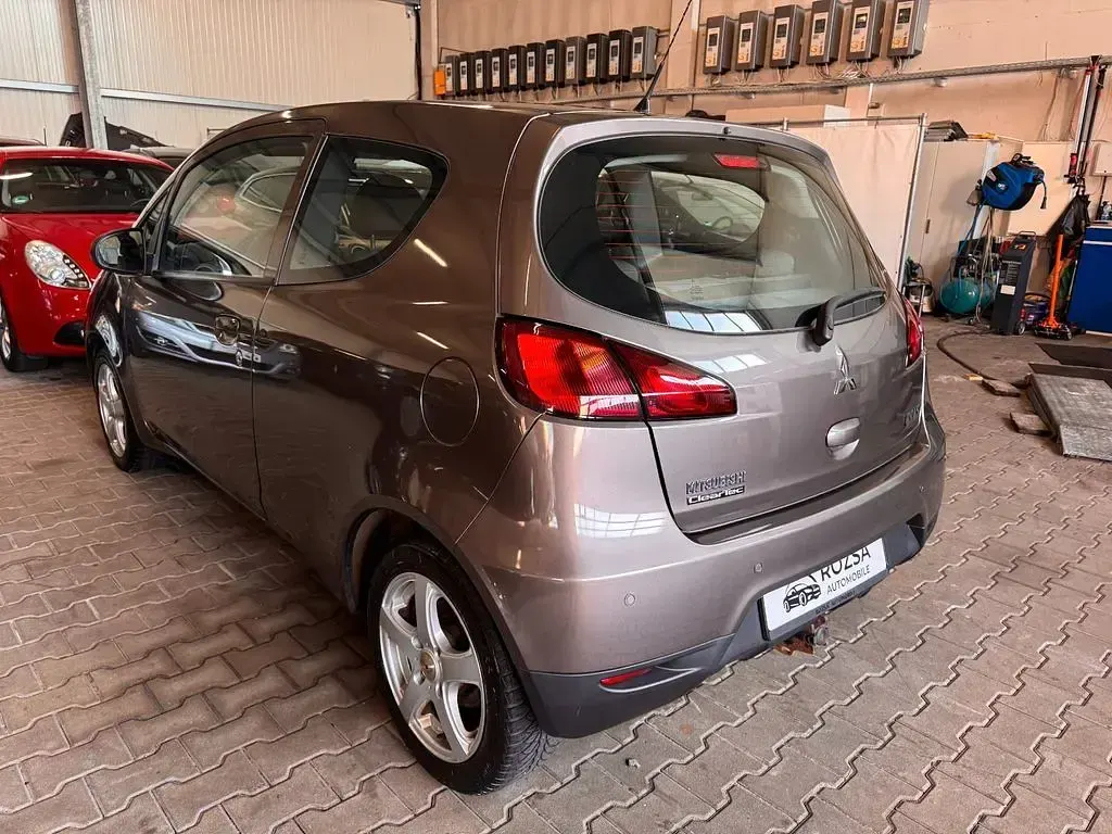 Gebraucht Mitsubishi Colt 95 PS (69 kW) 2011 Braun Kleinwagen