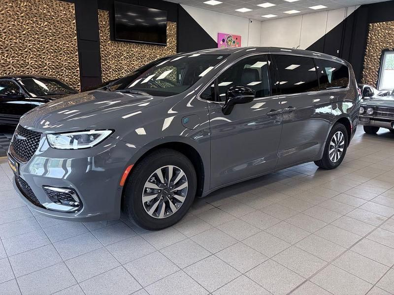Gebraucht Chrysler Pacifica 291 PS (214 kW) 2025 Grau Van