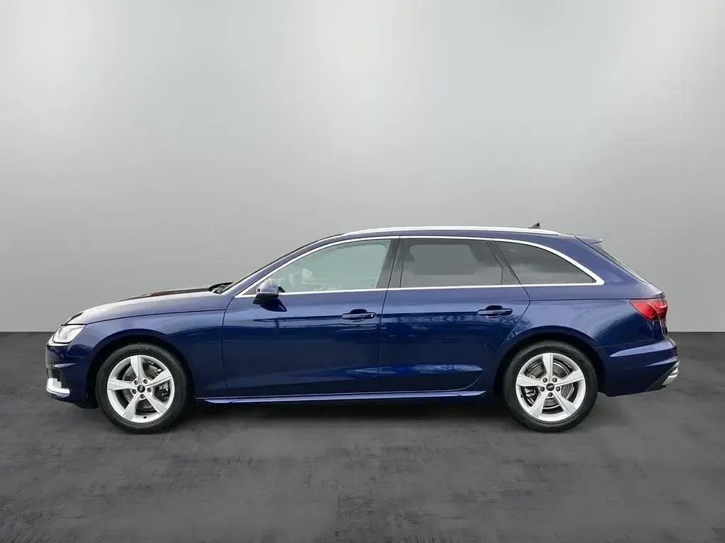 Używany Audi A4 Advanced Plus 163 KM (119 kW) 2024 Niebieski Kombi