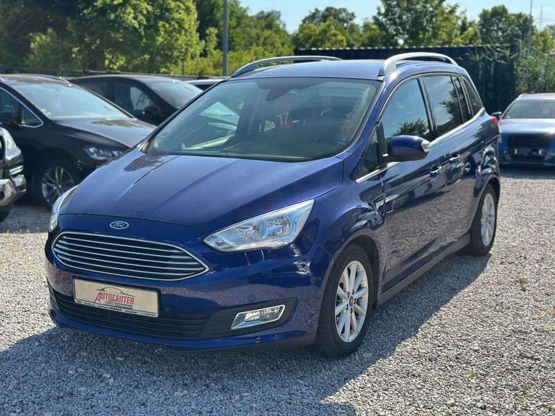 Blau Gebraucht 2018 Ford Grand C-Max Titanium Van / Kleinbus | 9.990 € (Guter Preis) - Bild 1/4