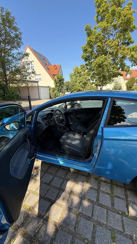 Gebraucht Ford Fiesta 60 PS (44 kW) 2009 Blau Kleinwagen
