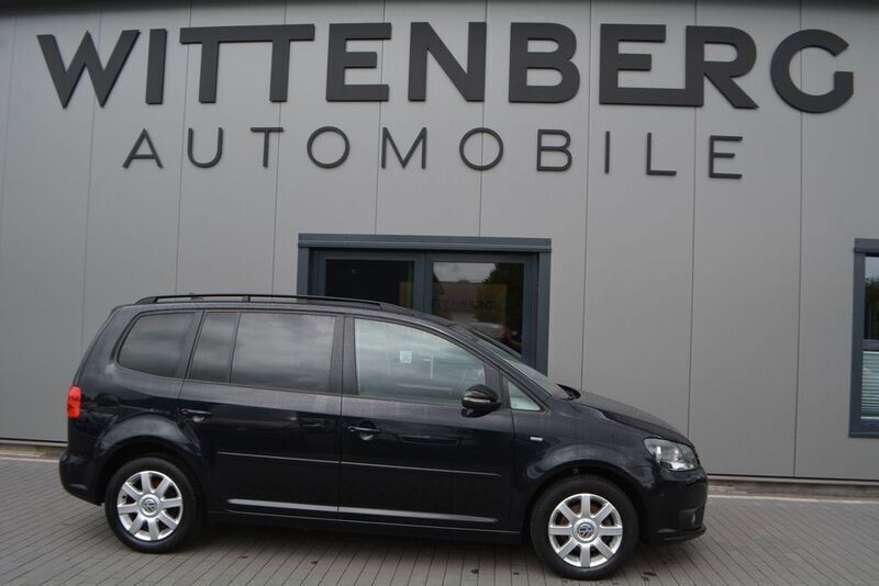 Schwarz Gebraucht 2012 VW Touran Match Van / Kleinbus | 9.999 € (Teuer) - Bild 1/4