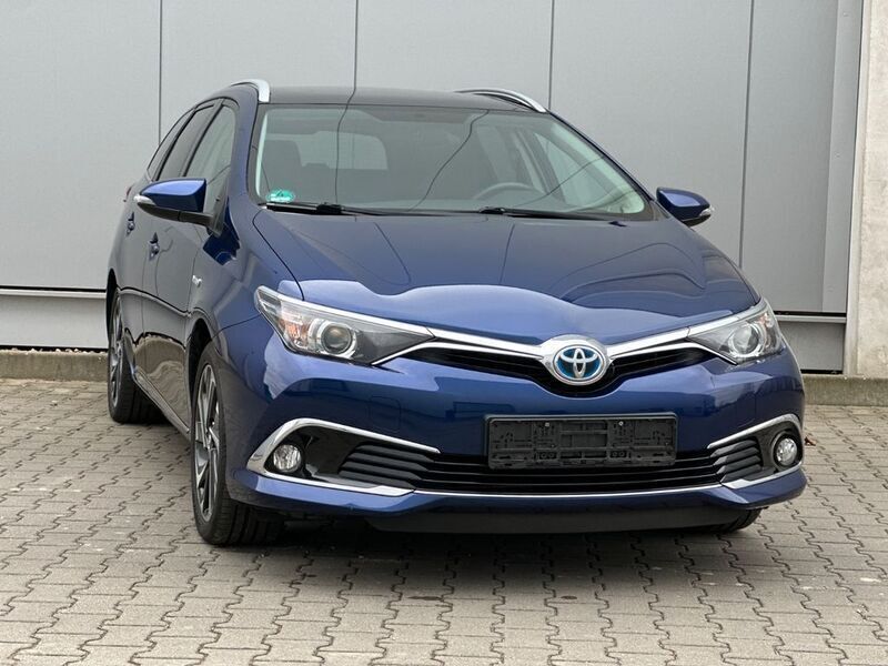 Blau Gebraucht 2015 Toyota Auris Touring Sports Design Kombi | 12.999 € (Fairer Preis) - Bild 1/4