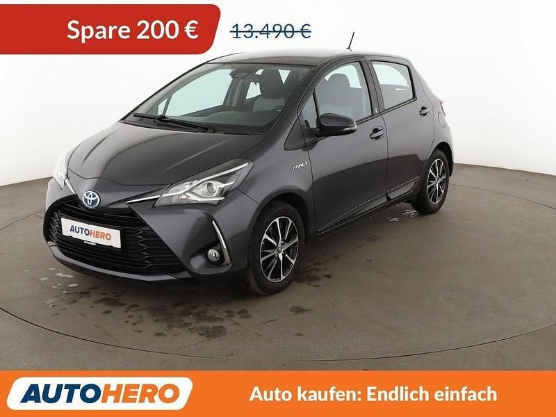Gebraucht Toyota Yaris Hybrid Team 101 PS (74 kW) 2018 Grau Kleinwagen