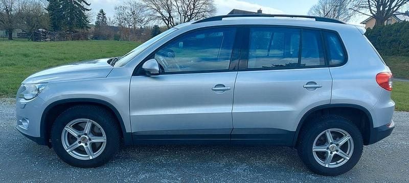 Gebraucht VW Tiguan 140 PS (102 kW) 2009 Silber SUV