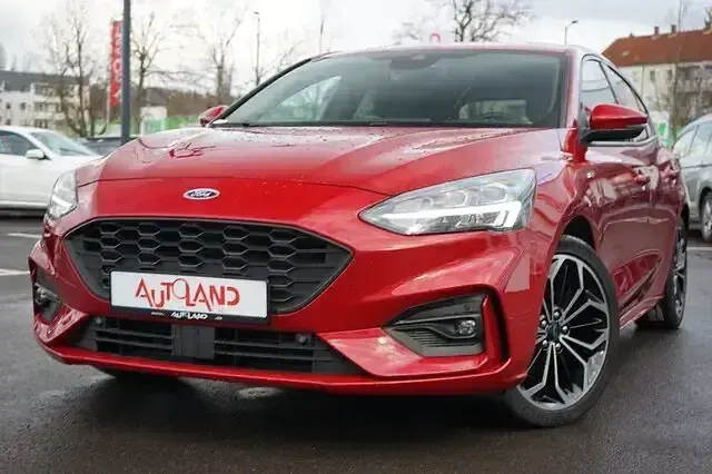 Gebraucht Ford Focus ST-Line 155 PS (114 kW) 2021 Rot Limousine