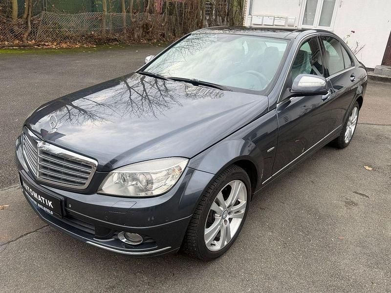 Grau Gebraucht 2009 Mercedes C320 Limousine | 5.999 € (Guter Preis) - Bild 1/4