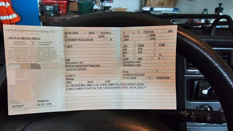 Grau Gebraucht 2001 Peugeot 306 Premium Kombi | 2.280 € (Etwas zu teuer) - Bild 1/4