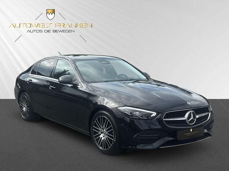 Obsidianschwarz Gebraucht 2024 Mercedes C180 Avantgarde Limousine | 35.980 € (Guter Preis) - Bild 1/4