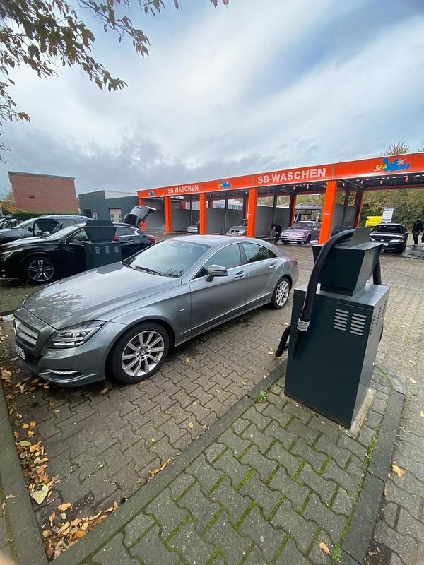 Grau Gebraucht 2012 Mercedes CLS350 Coupé | 23.000 € (Etwas zu teuer) - Bild 1/4