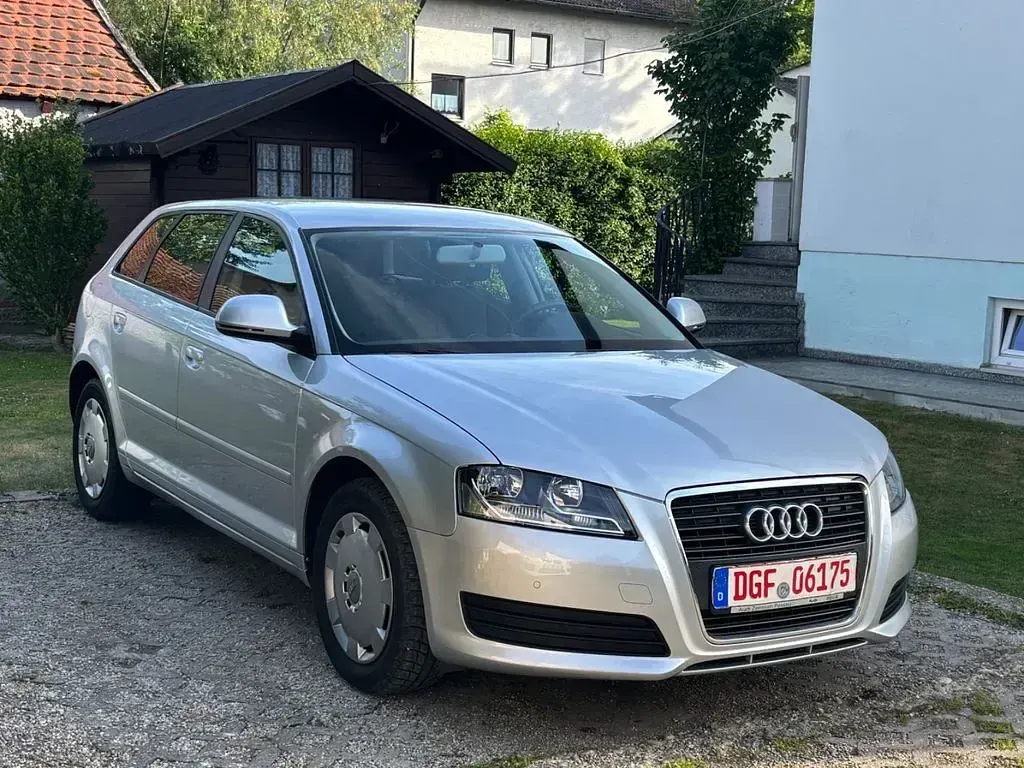 Gebraucht Audi A3 Attraction 125 PS (91 kW) 2009 Silber Kleinwagen