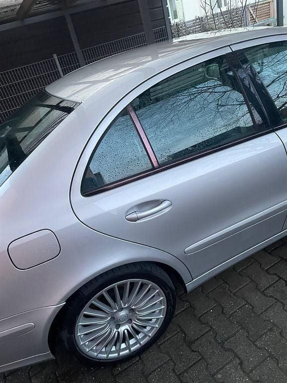 Gebraucht Mercedes E220 Classic 150 PS (110 kW) 2003 Silber Limousine