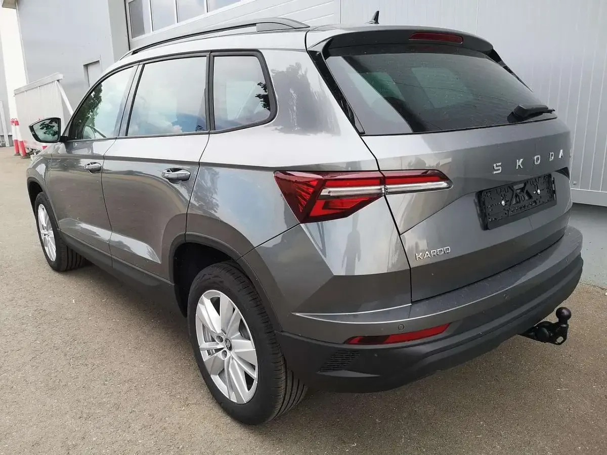 Neu Skoda Karoq Selection 190 PS (139 kW) 2026 Graphitegrau metallic SUV