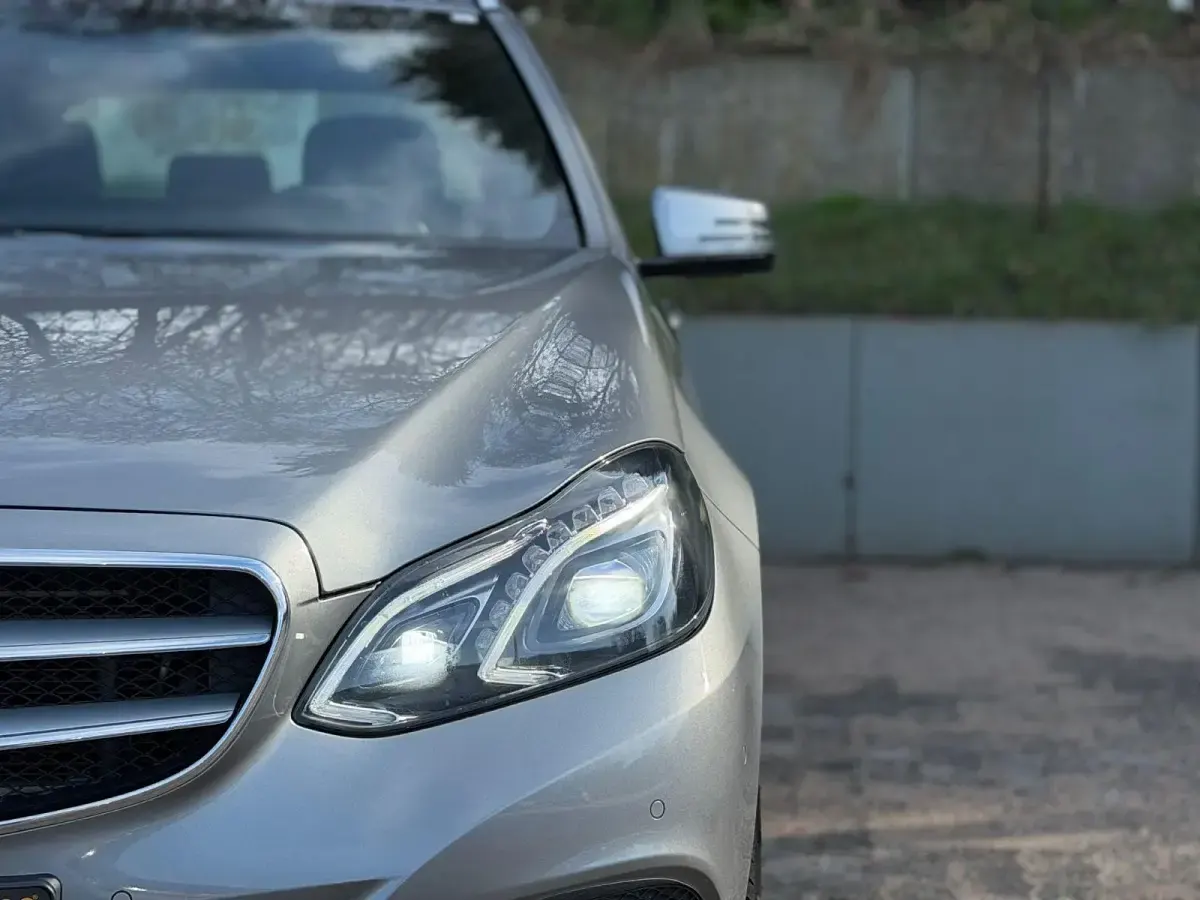 Gebraucht Mercedes E200 136 PS (100 kW) 2015 Silber Kombi