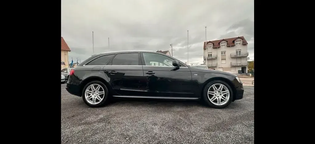 Używany Audi A4 Ambition 177 KM (130 kW) 2014 Czarny Kombi