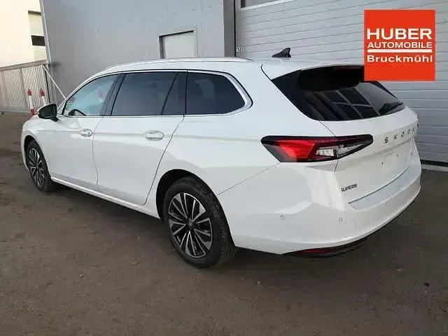 Neu Skoda Superb Selection 193 PS (141 kW) 2025 Andere Kombi