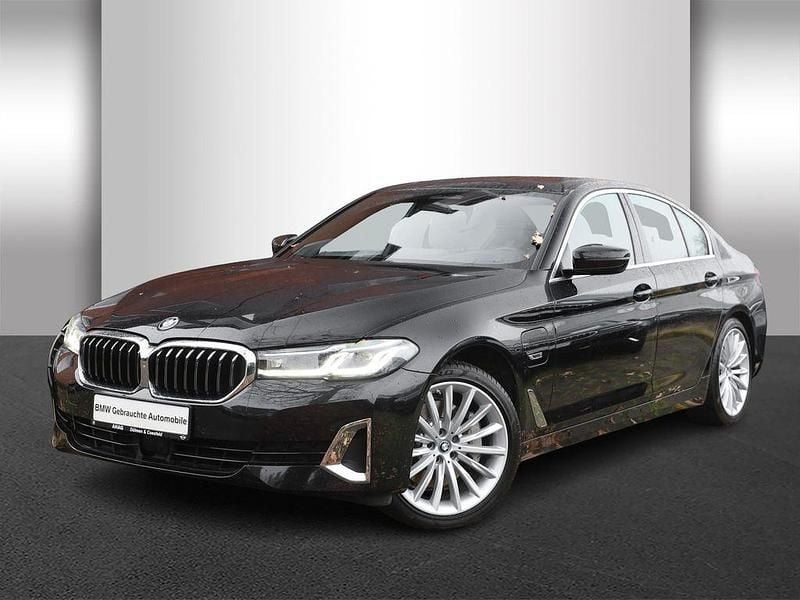 Schwarz Gebraucht 2023 BMW 530e Luxury Line Limousine | 36.220 € (Guter Preis) - Bild 1/4