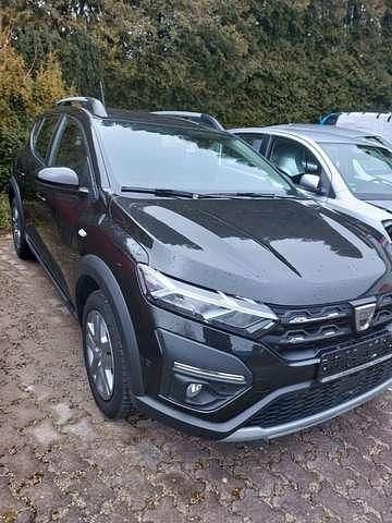 Schwarz Gebraucht 2023 Dacia Sandero Stepway Kleinwagen | 16.590 € (Fairer Preis) - Bild 1/4