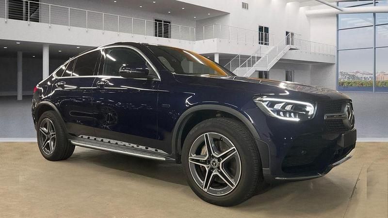 Gebraucht Mercedes GLC300e AMG 320 PS (235 kW) 2020 Blau Coupé