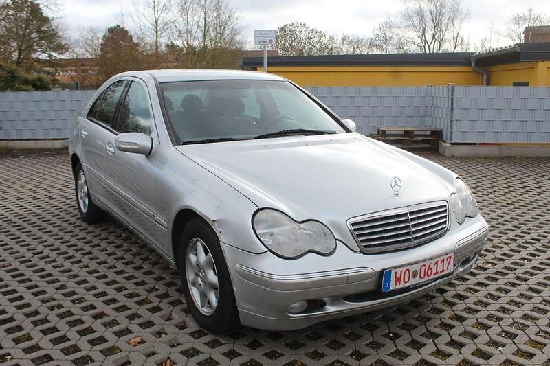 Gebraucht Mercedes C200 Elegance 116 PS (85 kW) 2003 Silber Limousine