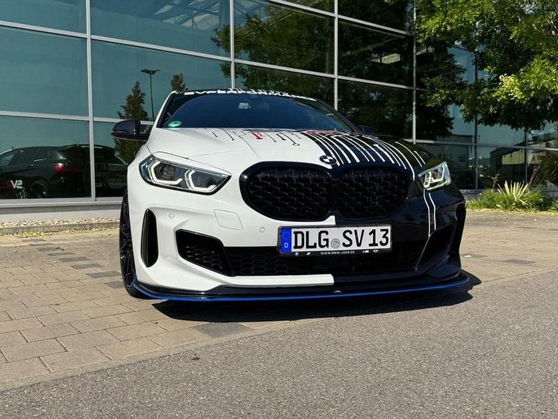 Weiß Gebraucht 2022 BMW M135 Performance Kleinwagen | 35.950 € (Fairer Preis) - Bild 1/4