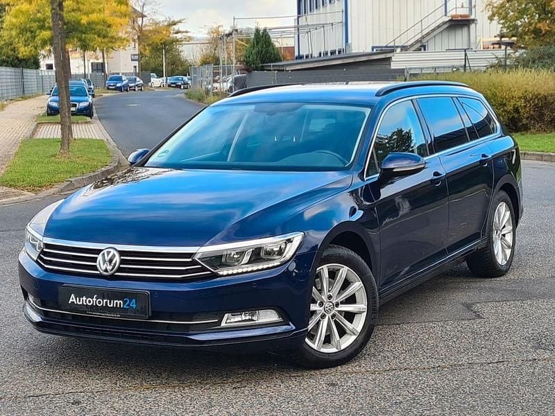 Blau Gebraucht 2019 VW Passat Comfortline Kombi | 14.999 € (Superpreis) - Bild 1/4