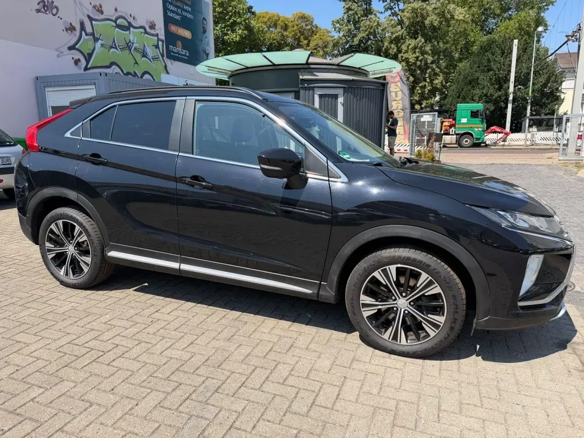 Gebraucht Mitsubishi Eclipse Cross Top 148 PS (108 kW) 2019 Schwarz SUV