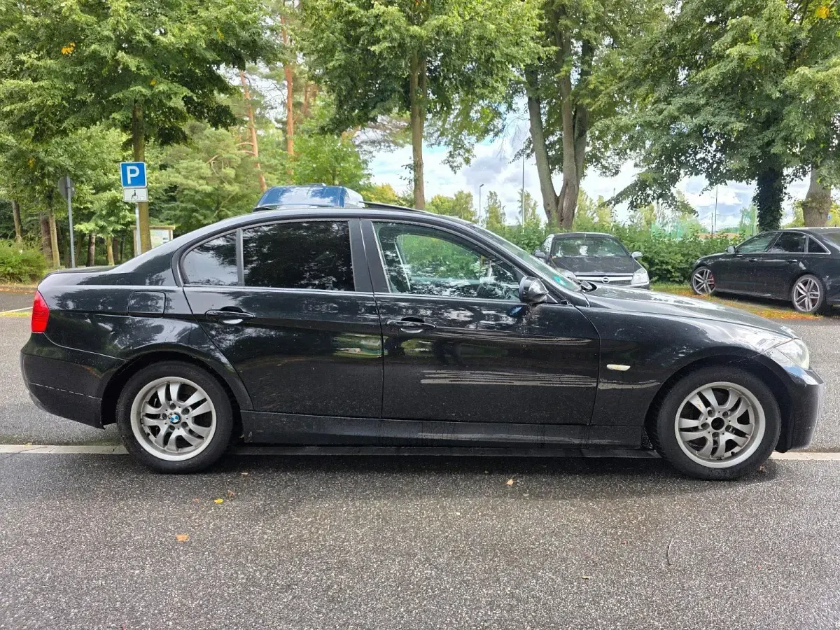 Gebraucht BMW 320 150 PS (110 kW) 2007 Schwarz Limousine