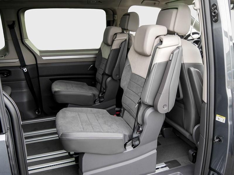 Neu VW Multivan 150 PS (110 kW) 2026 Grau Van