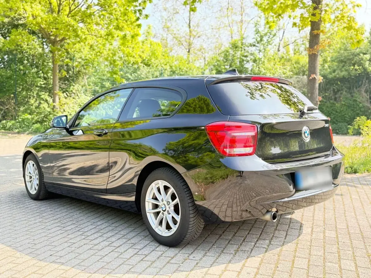 Gebraucht BMW 114 102 PS (75 kW) 2014 Schwarz Kleinwagen