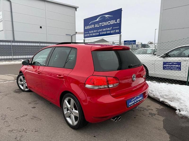 Gebraucht VW Golf VI Style 122 PS (89 kW) 2011 Rot Kleinwagen