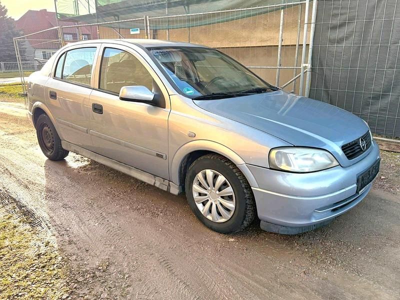 Silber Gebraucht 2001 Opel Astra Limousine | 999 € (Superpreis) - Bild 1/4