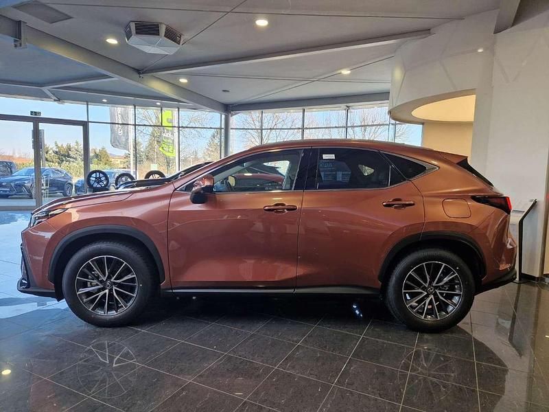 Gebraucht Lexus NX350h Executive Line 243 PS (178 kW) 2025 Kupferrot metallic SUV