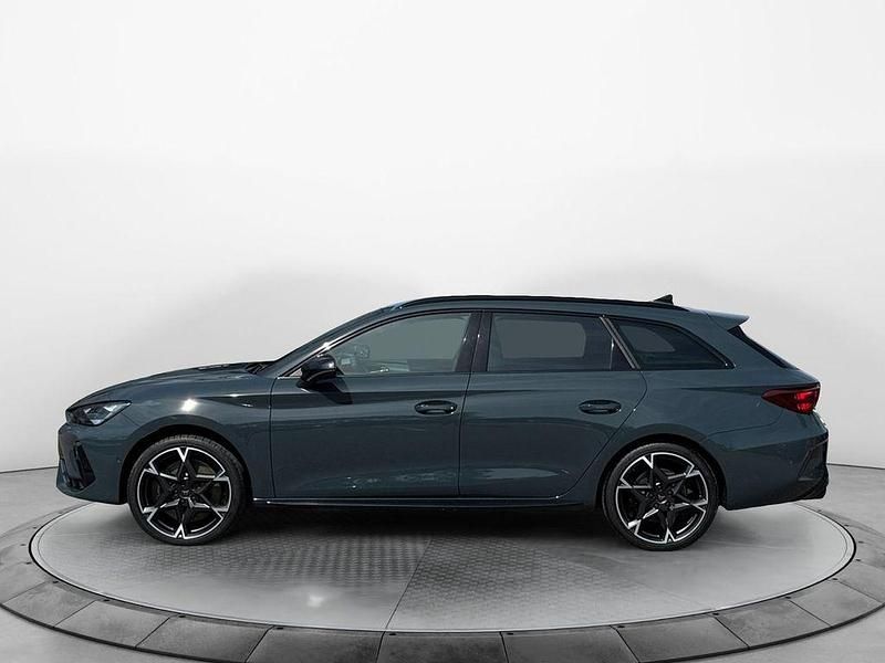 Neu Cupra Leon VZ 334 PS (245 kW) 2025 Fjordblau Kombi