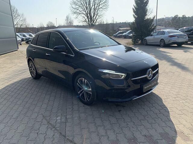 Gebraucht Mercedes B200 Progressive 150 PS (110 kW) 2023 Nachtschwarz Van / Kleinbus