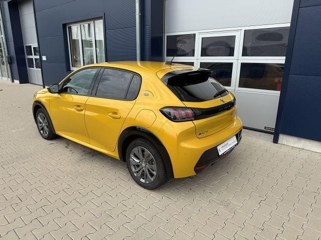 Gebraucht Peugeot e-208 Allure 100 kW (136 PS) 2022 Gelb Kleinwagen