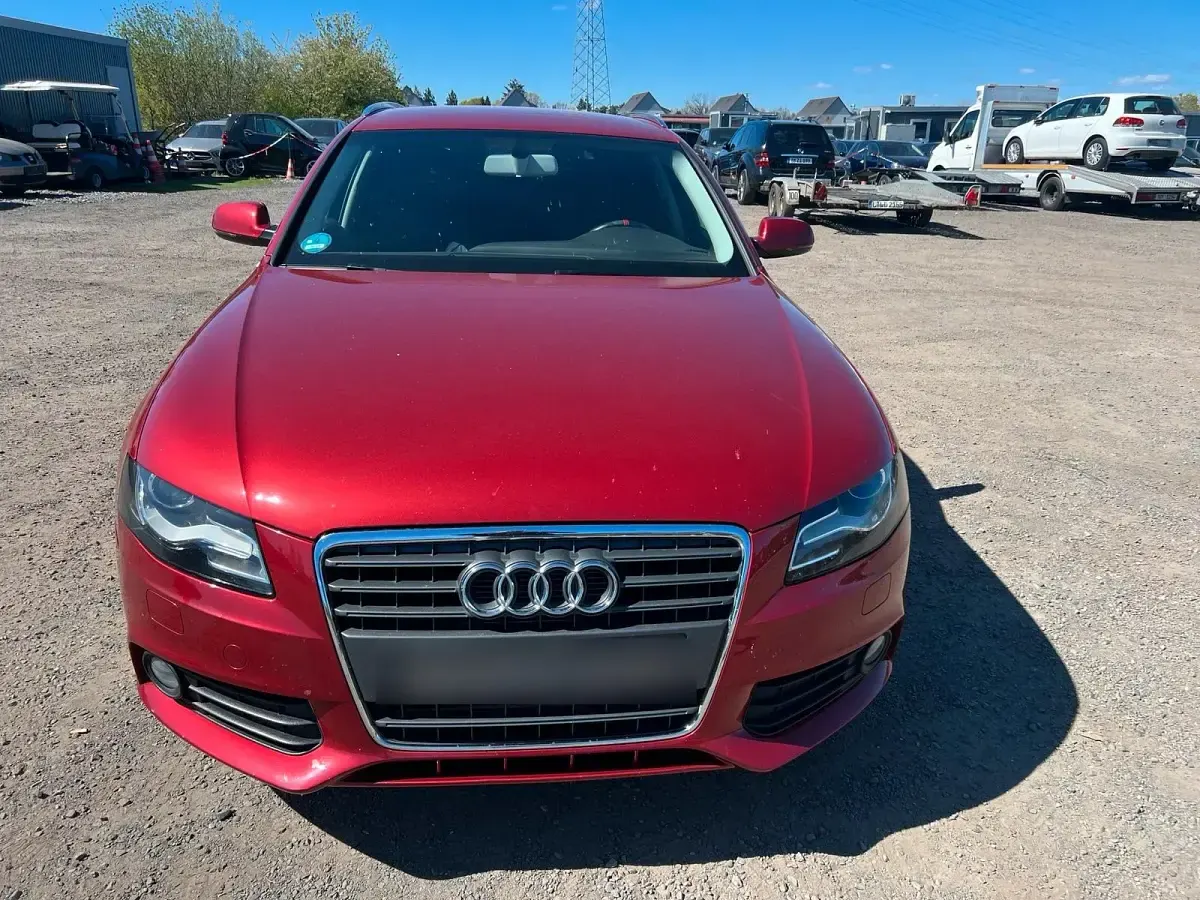 Gebraucht Audi A4 120 PS (88 kW) 2011 Rot Kombi