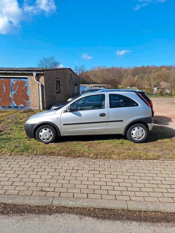 Gebraucht Opel Corsa 75 PS (55 kW) 2001 Silber Kleinwagen