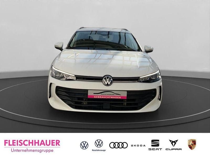 Gebraucht VW Passat Basis 150 PS (110 kW) 2025 Weiss Kombi