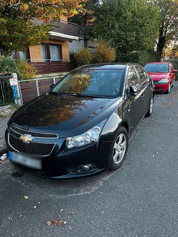 Schwarz Gebraucht 2011 Chevrolet Cruze Limousine | 4.000 € (Fairer Preis) - Bild 1/4