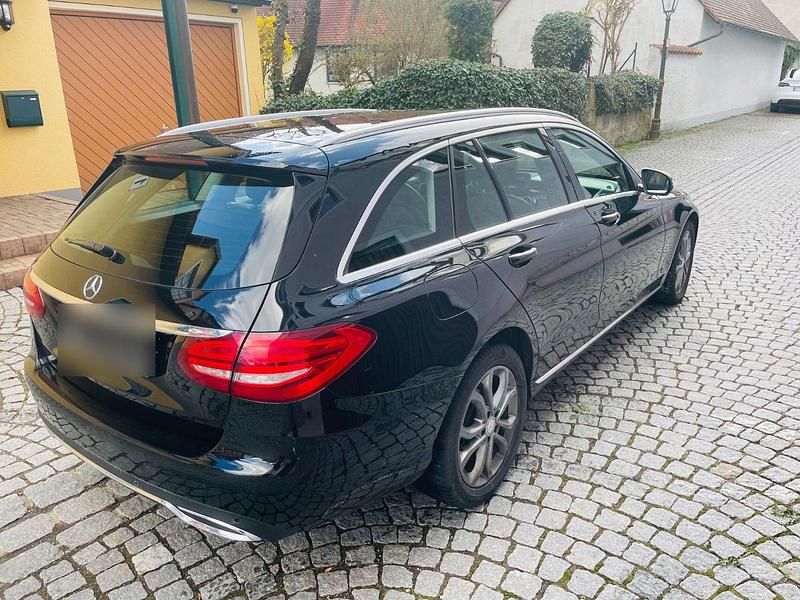 Gebraucht Mercedes C250 204 PS (150 kW) 2015 Schwarz Kombi