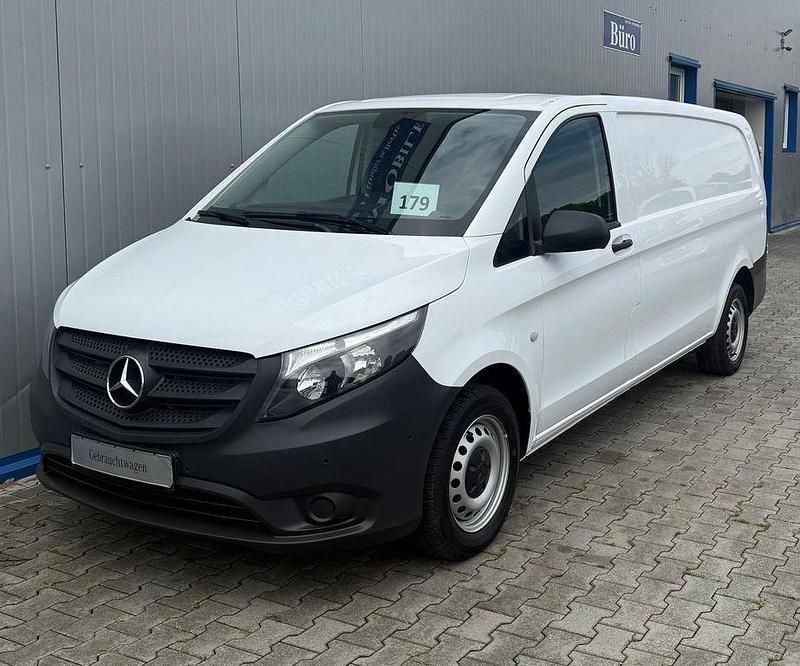 9147 arktikweiss mb 9147 Gebraucht 2022 Mercedes Vito Van / Kleinbus | 25.699 € (Superpreis) - Bild 1/4