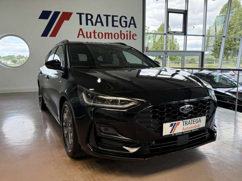 Agate black metallic Gebraucht 2024 Ford Focus ST-Line X Kombi | 26.590 € (Guter Preis) - Bild 1/4