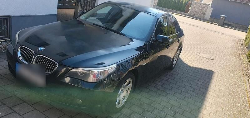 Second-hand BMW 523 177 CP (130 kW) 2006 Negru Berlinǎ