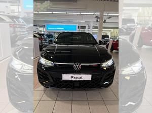 Neu VW Passat R-line 177 PS (130 kW) 2026 Schwarz (grenadillschwarz metallic) Kombi