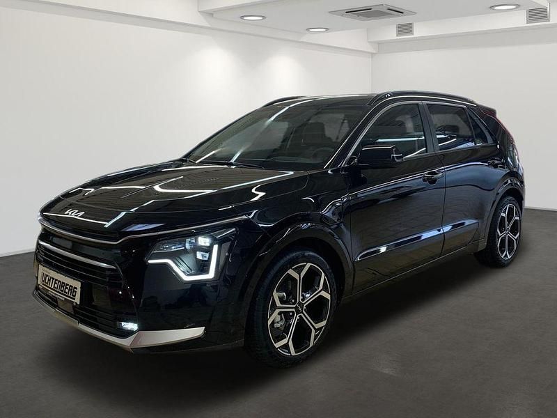 Schwarz Neu 2025 Kia Niro Spirit SUV | 39.220 € (Fairer Preis) - Bild 1/4